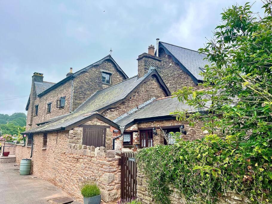 Stone Built Barn In A Beautiful Rural Setting Villa Llangwm-Isaf Kültér fotó